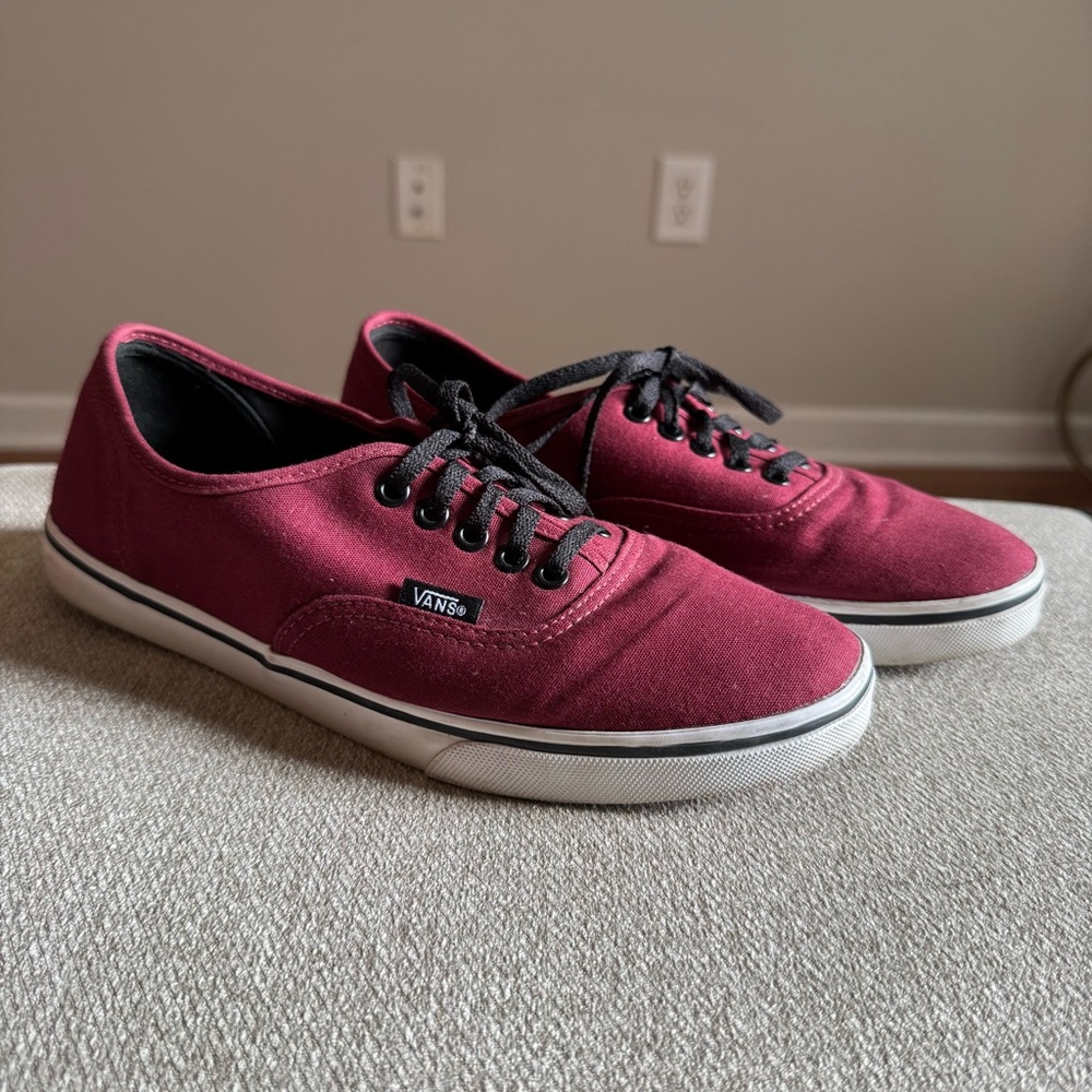 Vans Men's Burgundy Canvas Sneakers men’s size 6.5